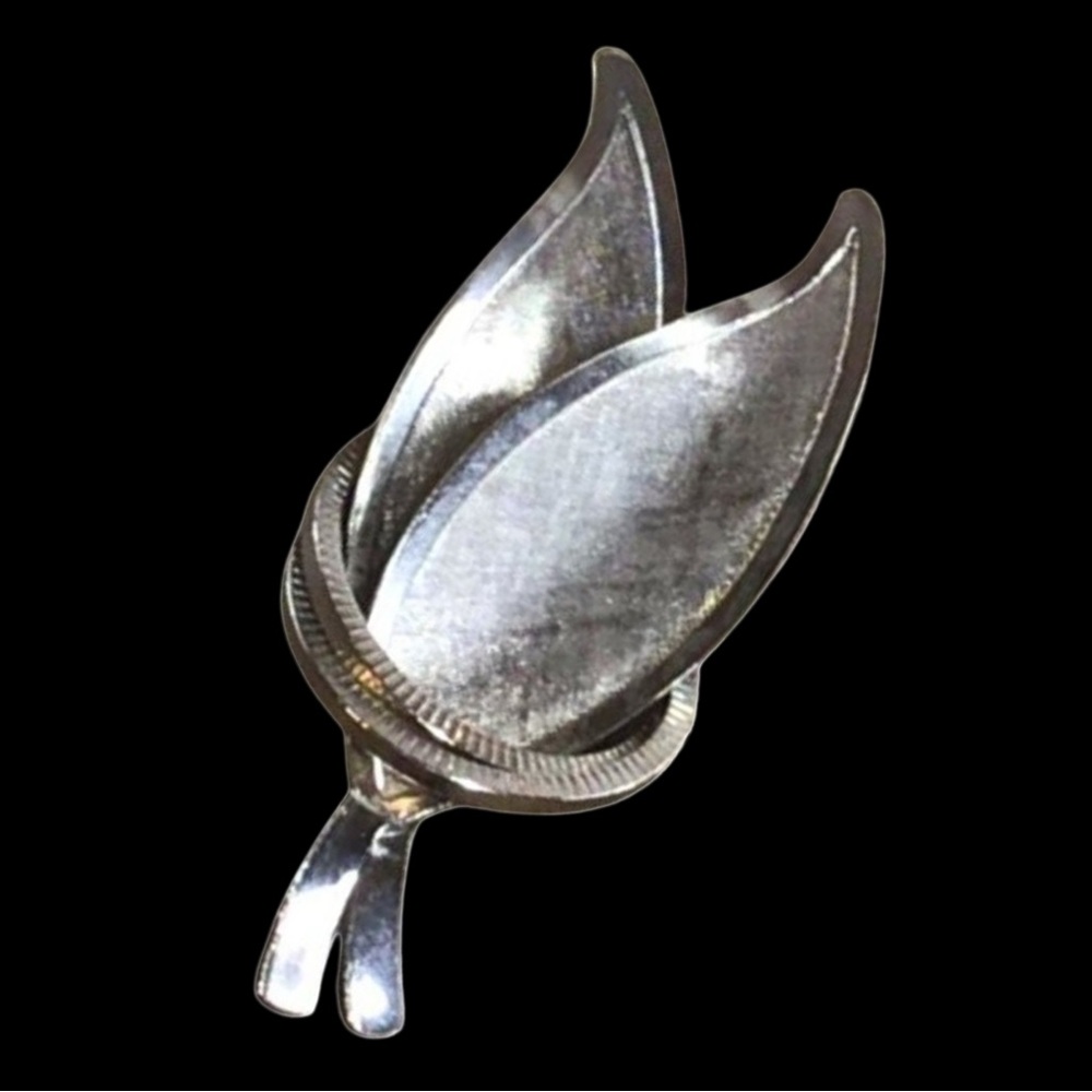 Vintage Silver Tone Leaf Brooch Pin